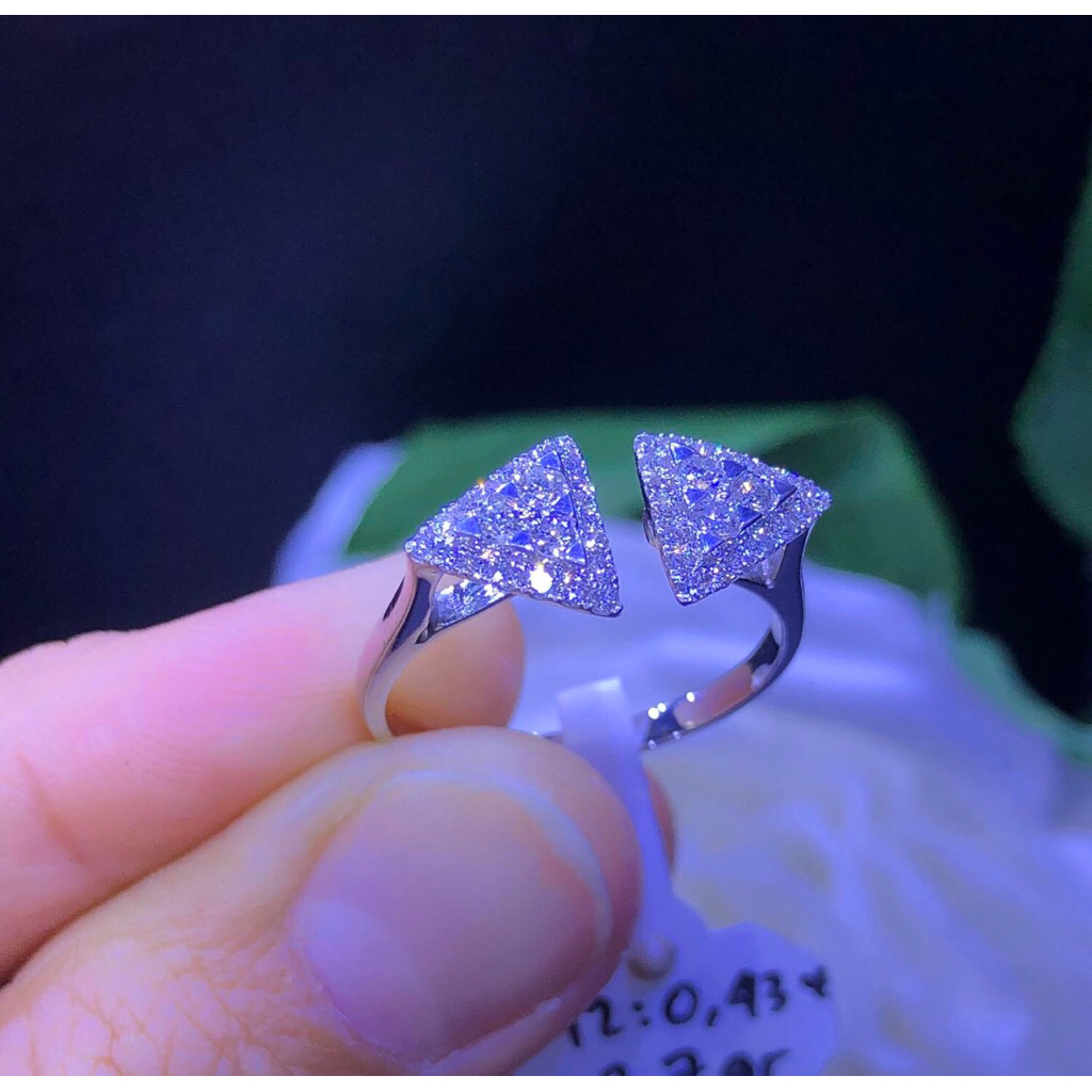 Cincin Berlian Segitiga Selasih (182) CD9, Size 17, D.42:0,43 crt, Emas 2,7 gr/Kadar 75%