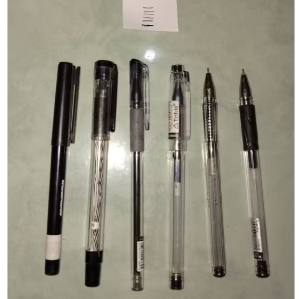 

Pulpen/bolpen lancip & tanda tangan