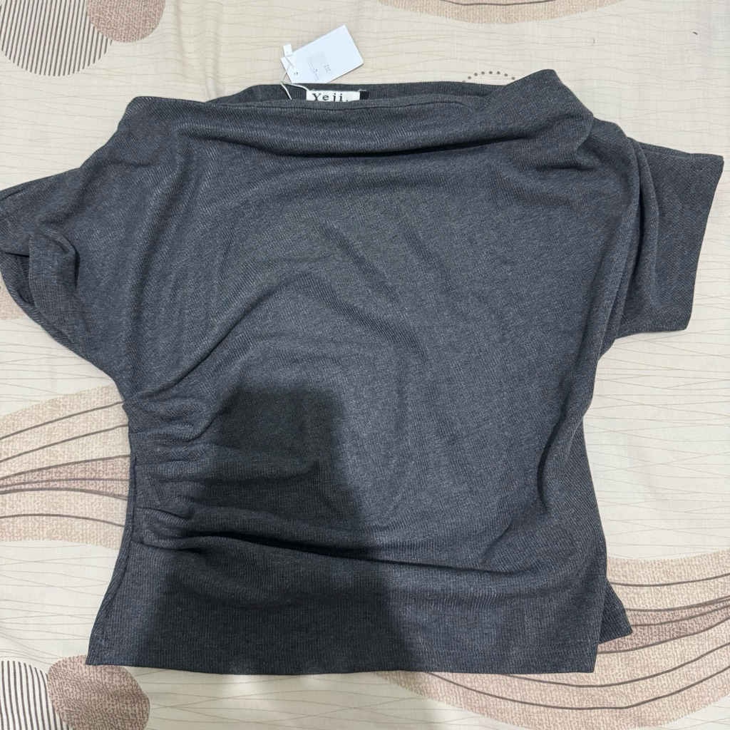 [NEW WITH TAG] boat neck off shoulder rib knit top