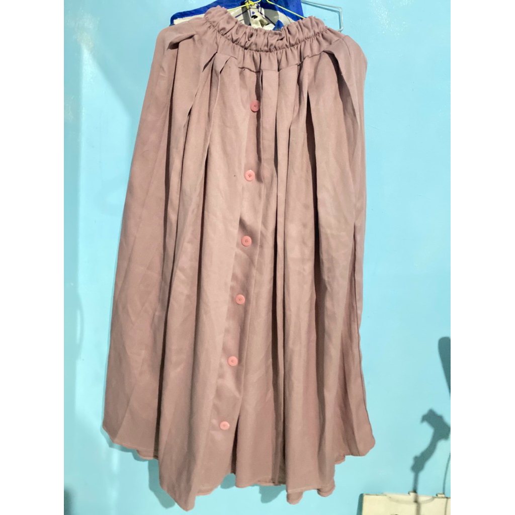 preloved rok warna dusty purple (baca deskripsi)