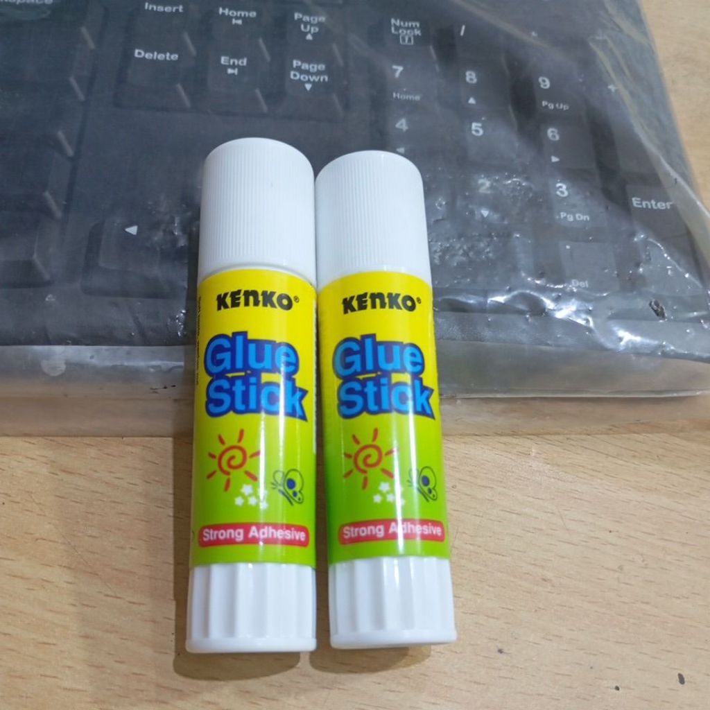 

KENKO GLUE STICK / LEM STIK KENKO 15GR