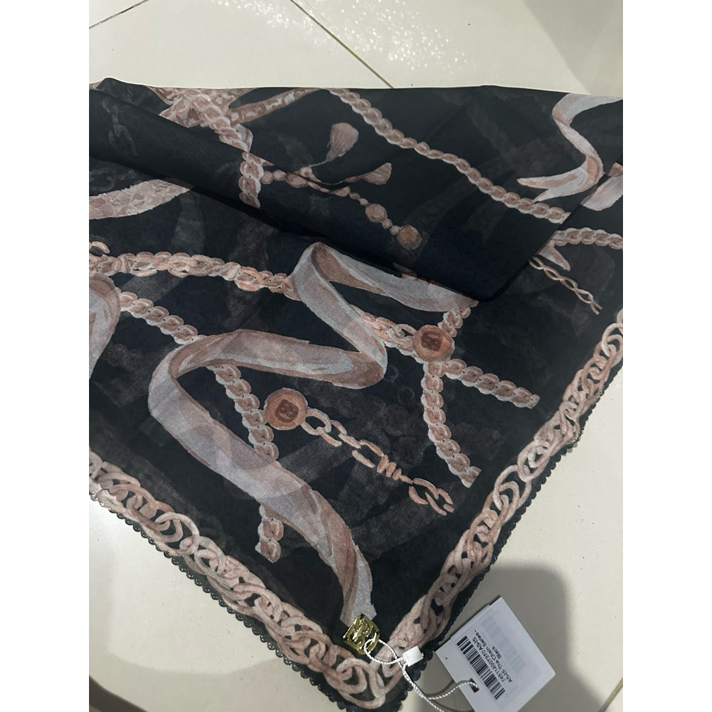 Buttonscarves crg