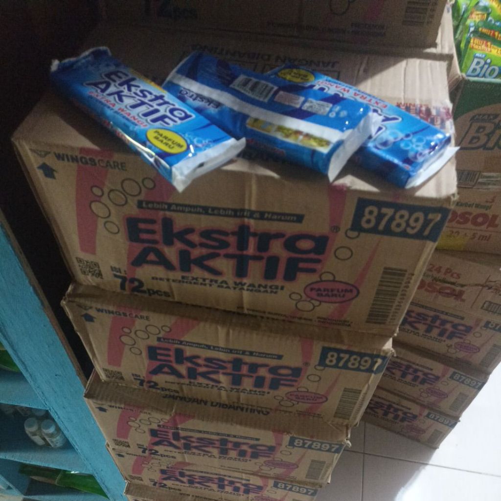 1 dus isi 72 batang daia ekstra aktif 200 gram sabun batangan pembersih noda