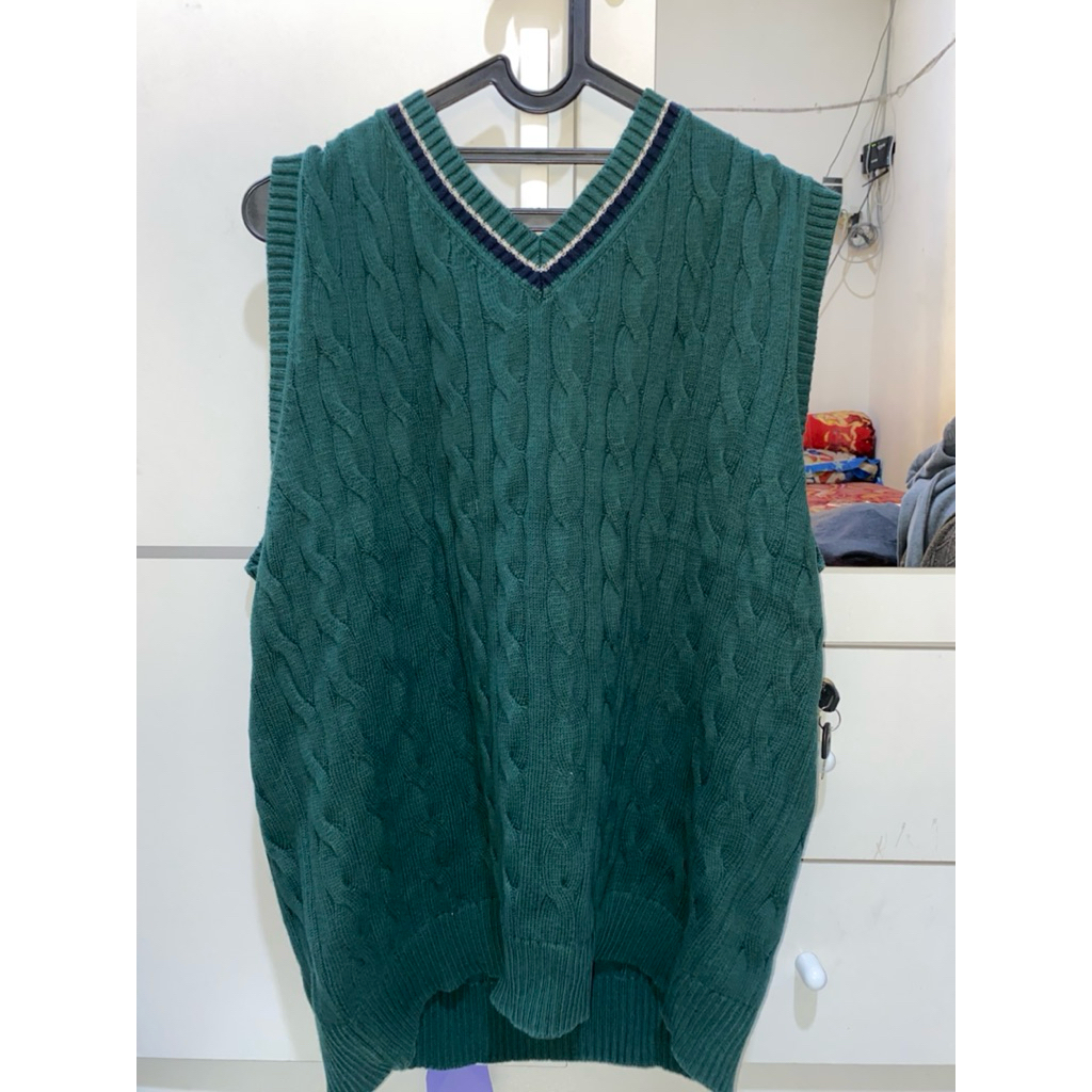 Vest Kepang Uniqlo Green Forest