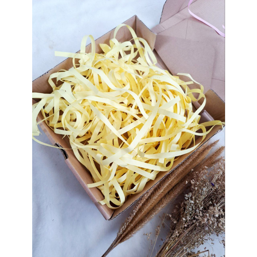 

Kertas Serut Hampers Cacah Packing Potongan / kertas cacah