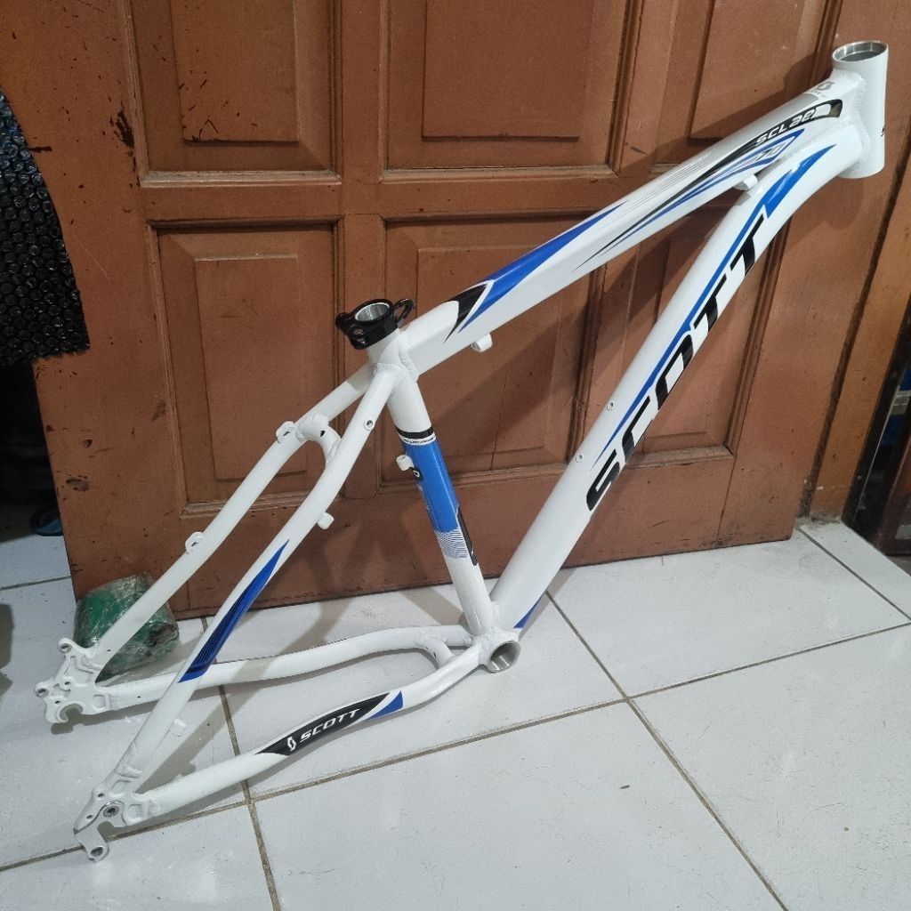 frame rangka MTB 26 inch sclae 70 scott hitam putih alloy
