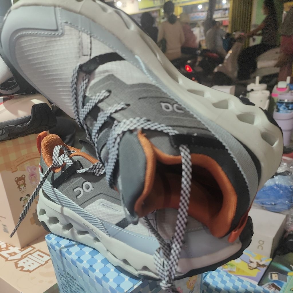Pembelian sepatu import berkualitas