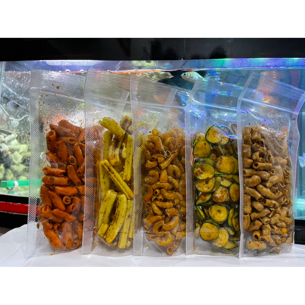 

Paket 5 pcs seblak kering campur gurih pedas daun jeruk bisa request