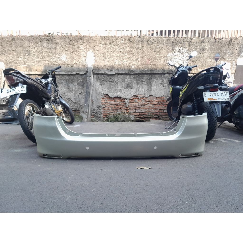 Bemper Belakang Innova 2010-2015 Original