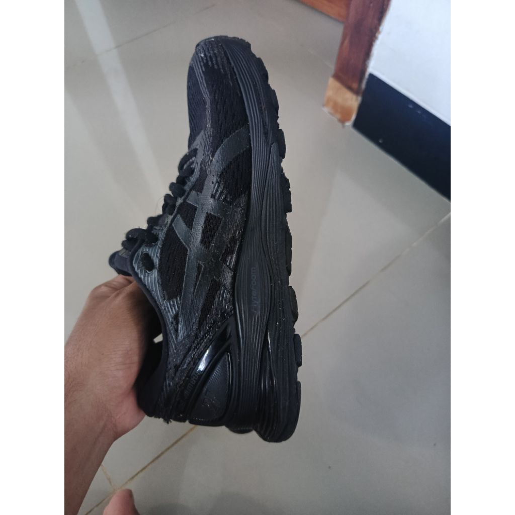Sepatu Asics Fullblack