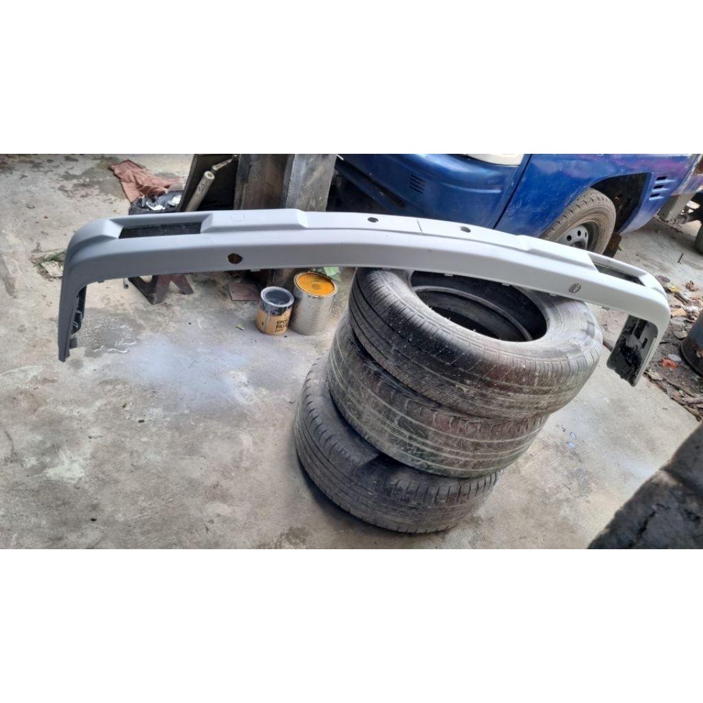 bumper depan original BMW E30 tinggal pakai
