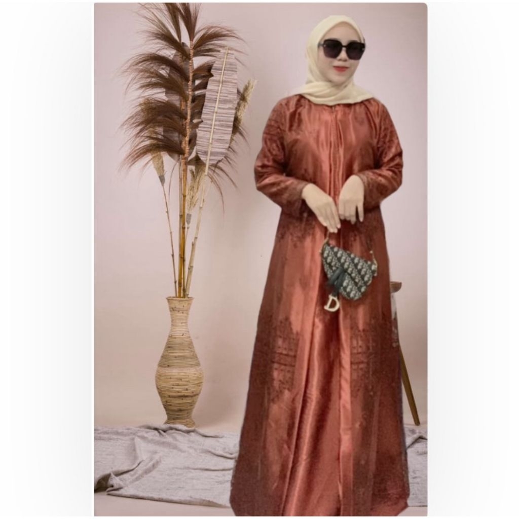 Dress crystal premium tile sapto