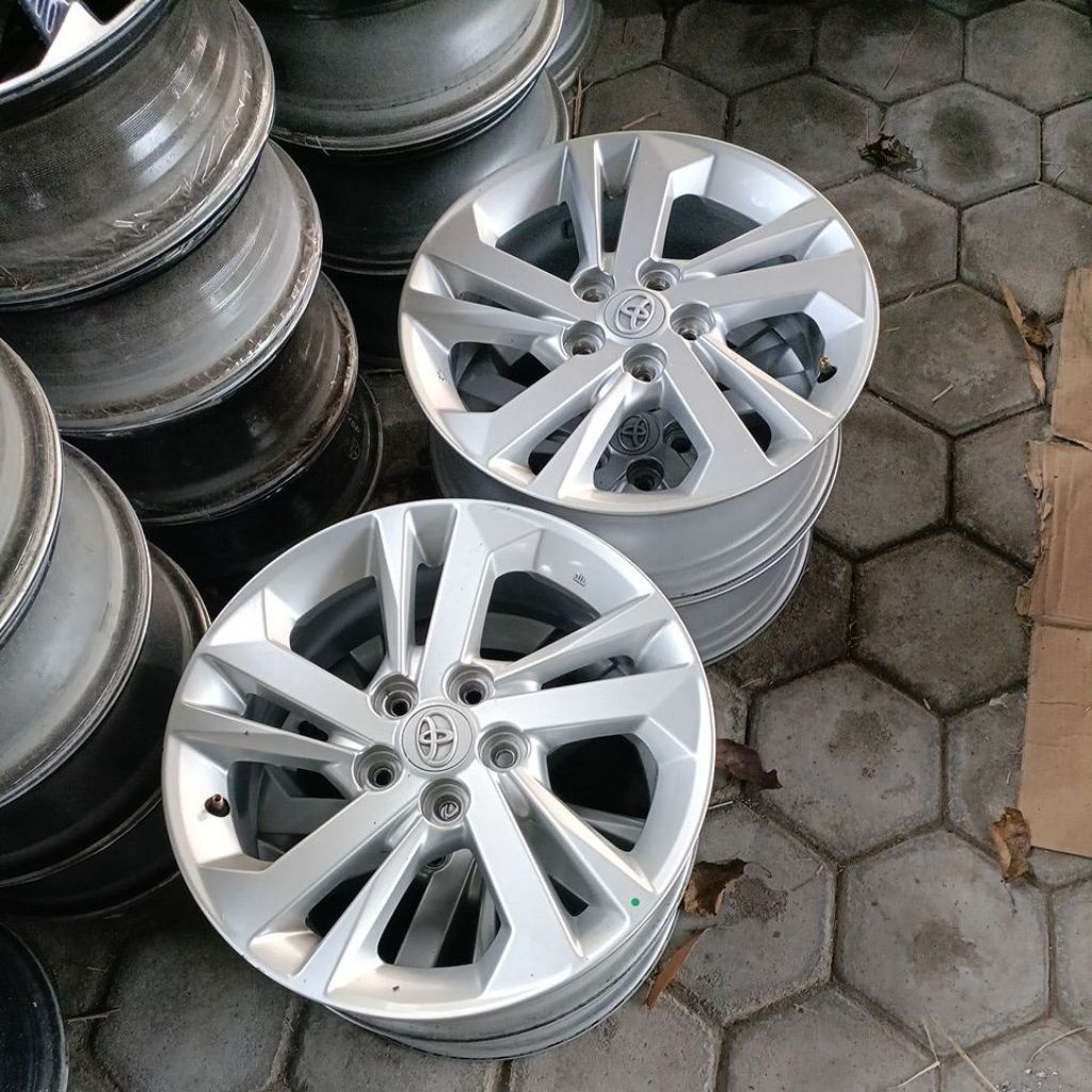 velg original oem Toyota Avanza all New 2020-2025