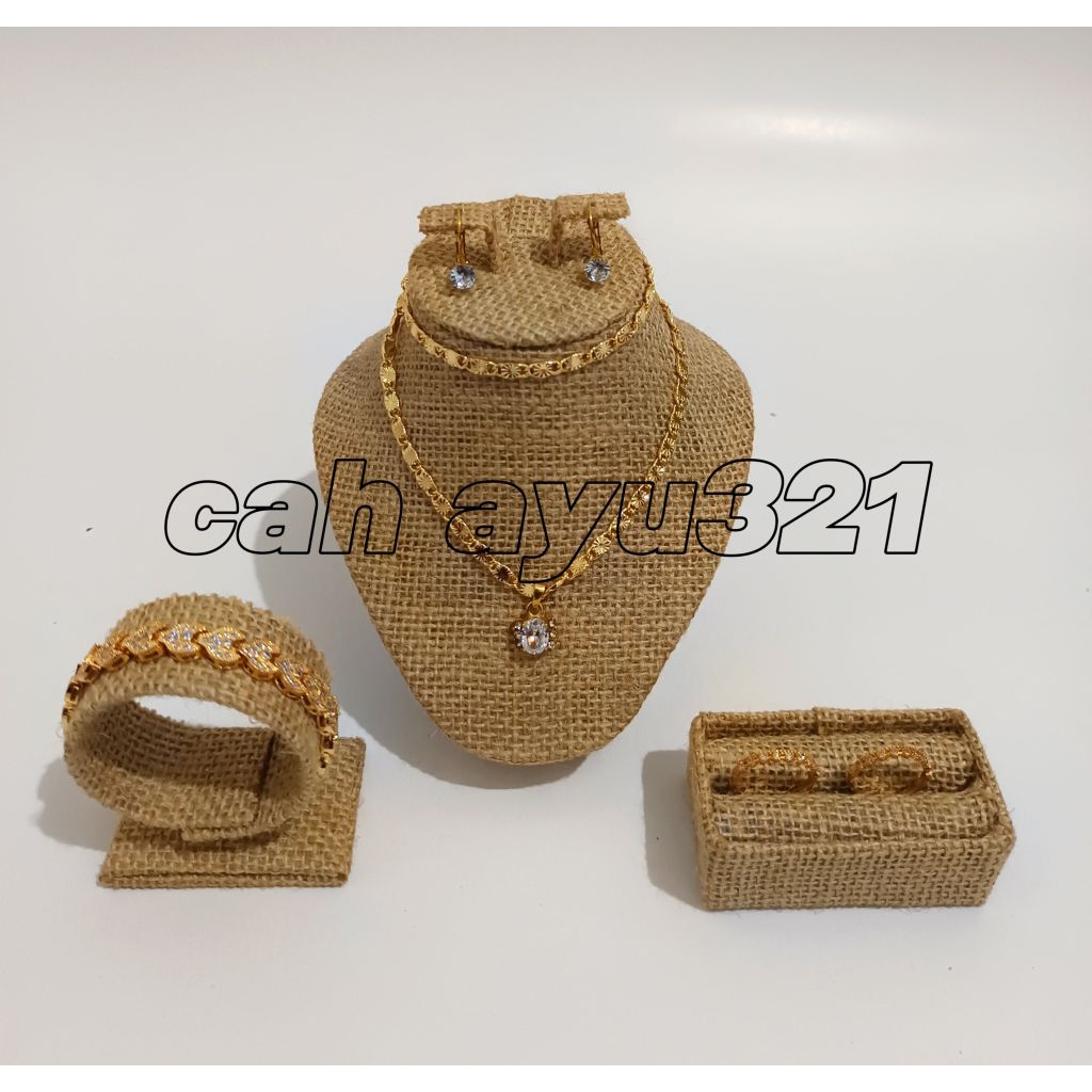 Display Tempat Perhiasan Manekin kalung Seserahan Bahan Goni
