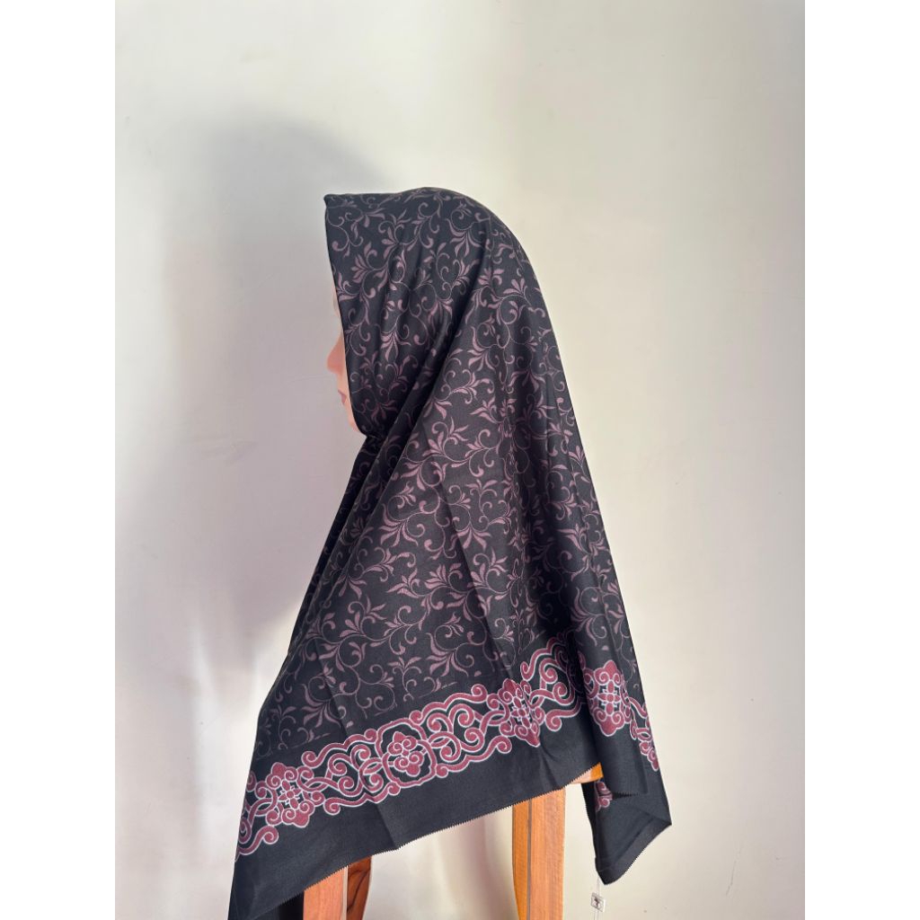 azahra oskara hijab segiempat motif metalogo voal