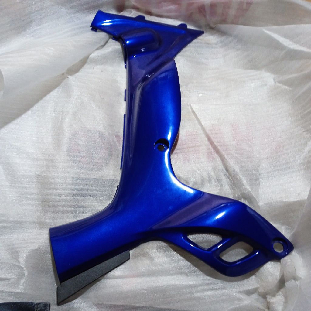 5ER-F8395-00-P2 original YGP Yamaha genuine part NOS BOK box Cover Body bodi kempolan panel samping 