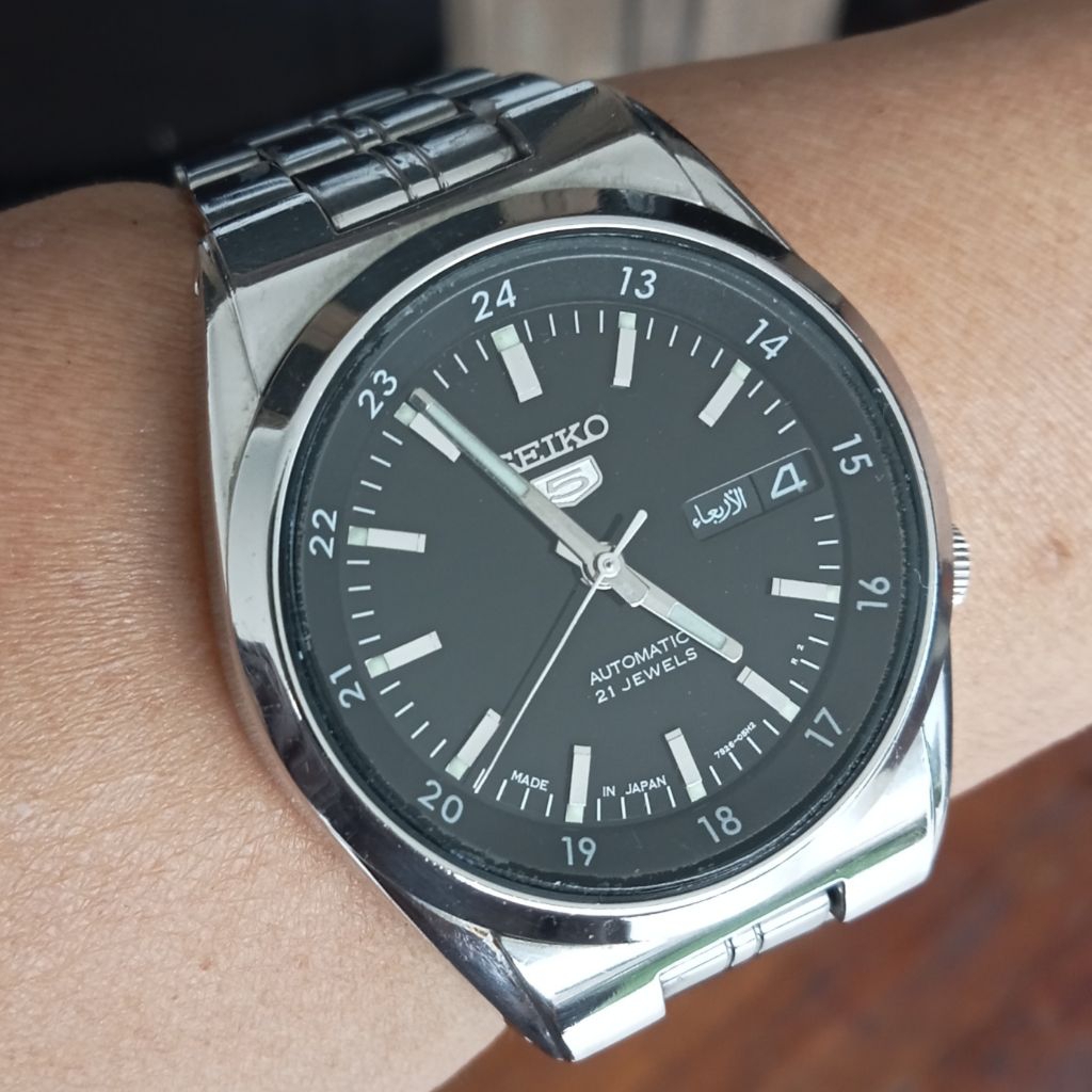 Seiko 5 SNK567J1 Black Dial Cal 7s26-02C0