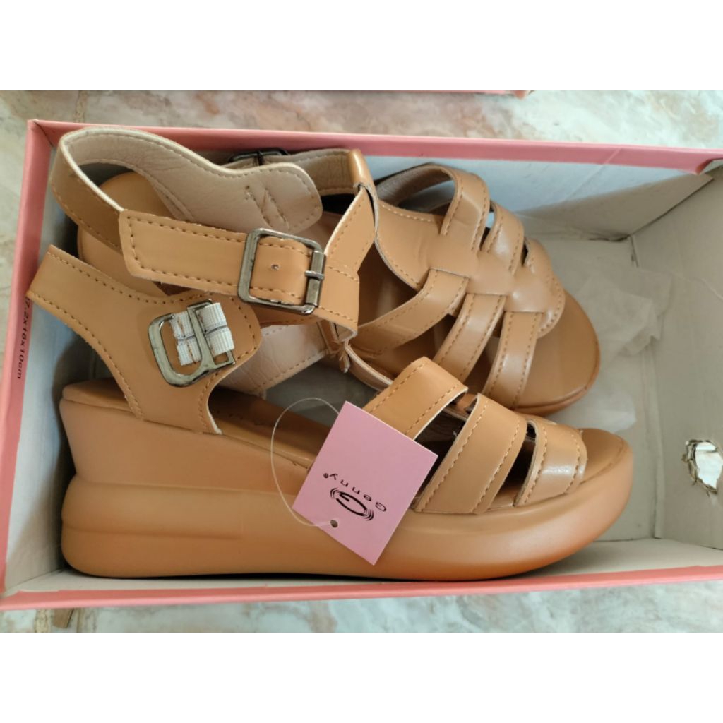 Sepatu Sandal Wedges GENNY