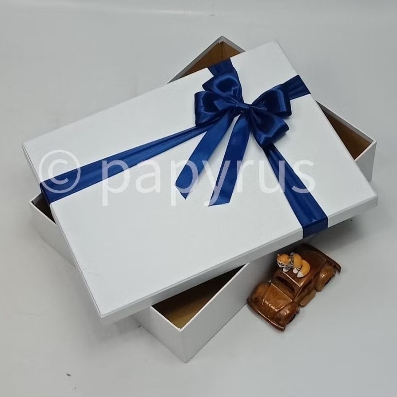 

PAPYRUS 30x40 Tinggi 8cm Kotak Kado Gift Box Hardbox Hampers V2