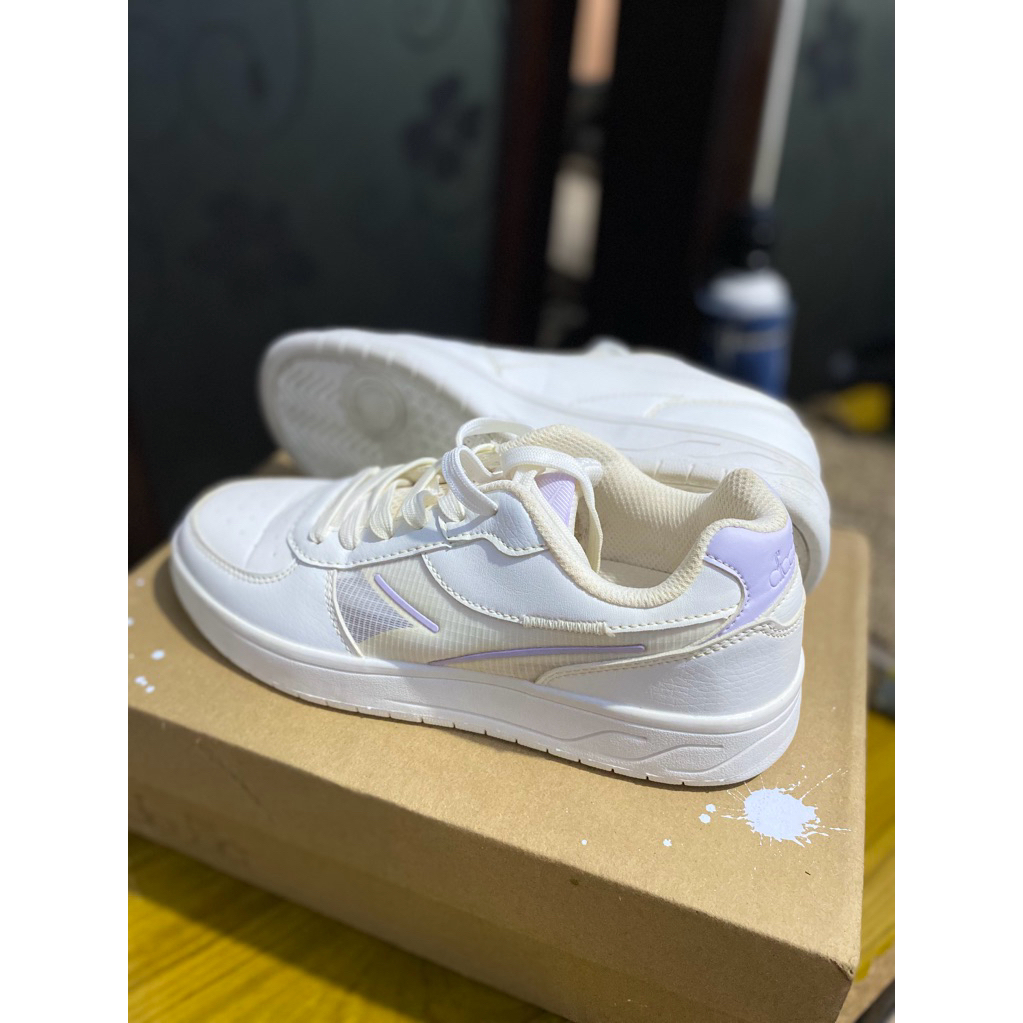PRELOVED_SEPATU CASUAL DIADORA SNEAKERS PUTIH