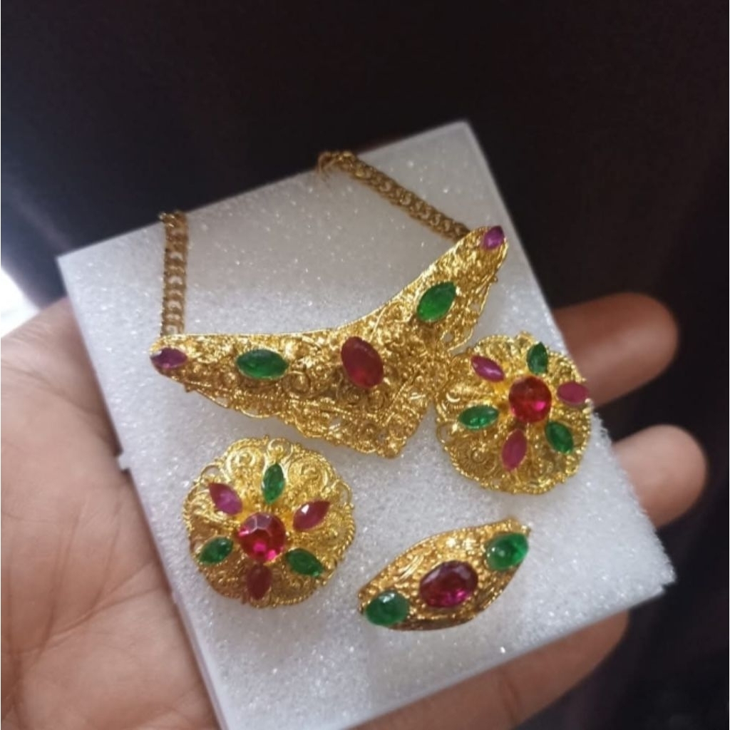 set Minang kuningan kalung titanium