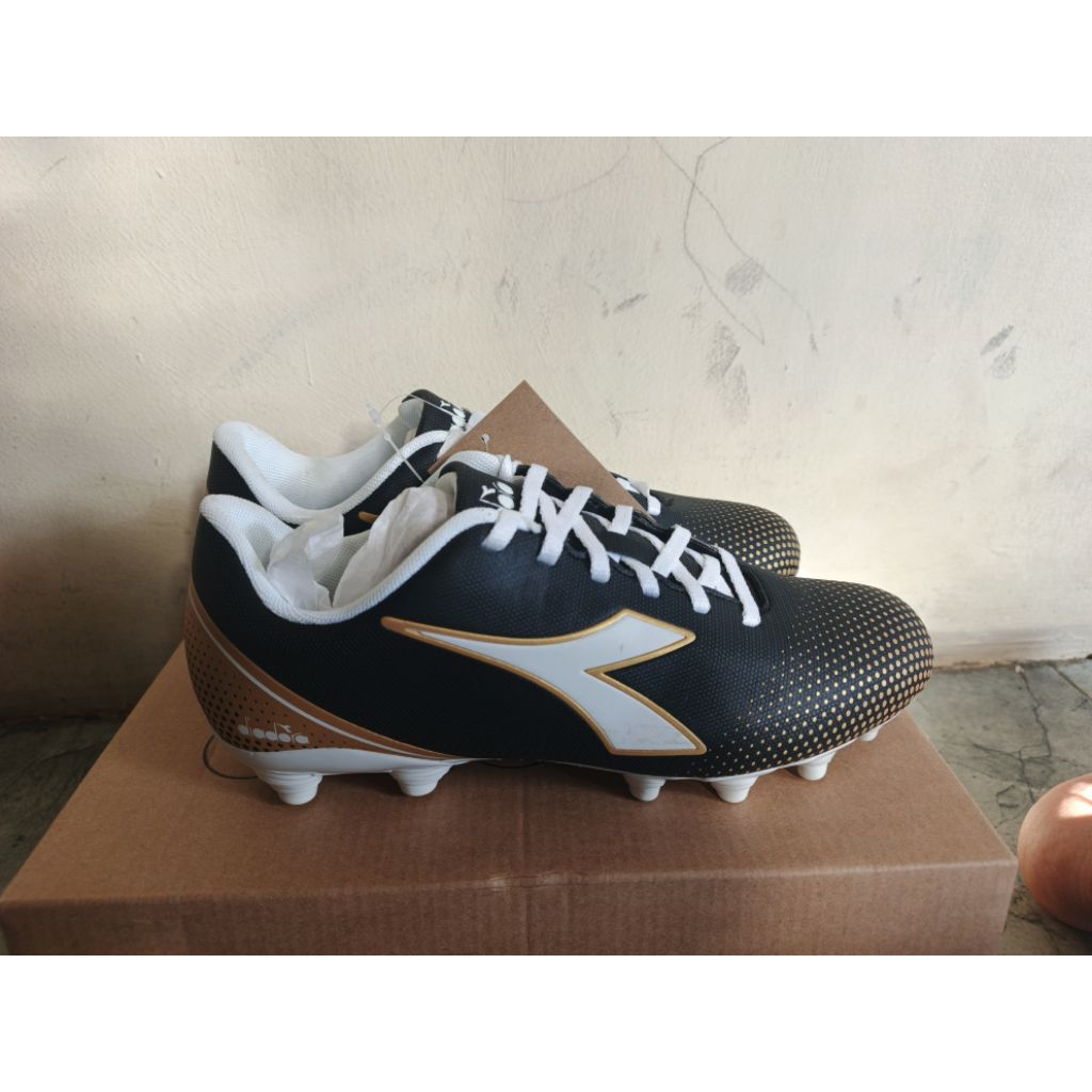 Sepatu Bola Diadora Pichichi 7 MG14