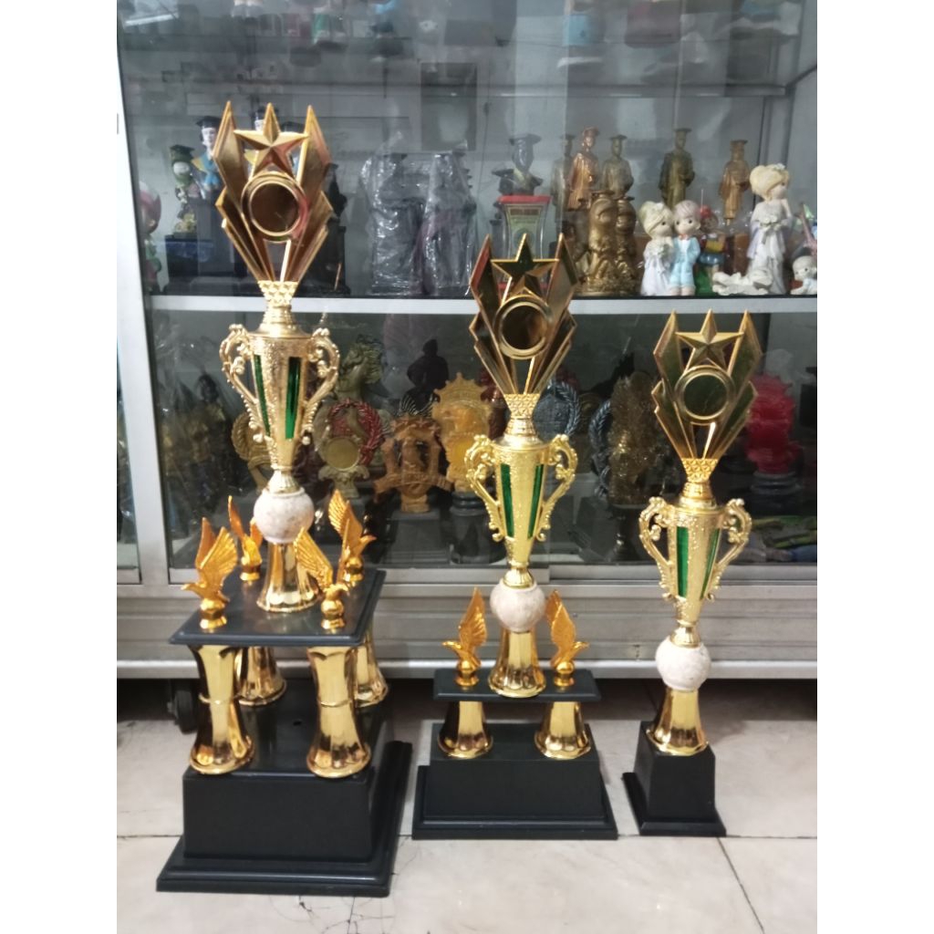 PIALA SET JUARA 123 KAKI 4, 2, 1