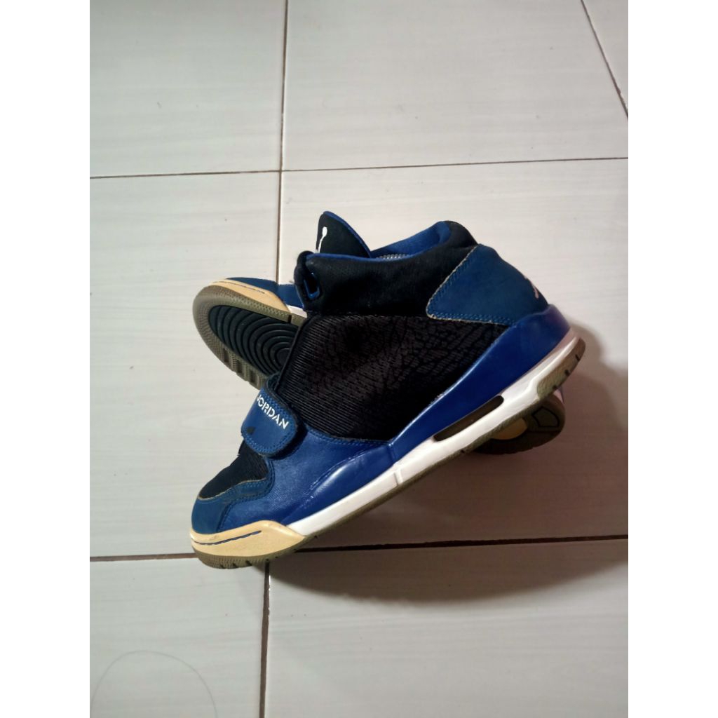 sepatu basket second branded N*KE AJ flight club "90 size 43 insole 27,5 cm