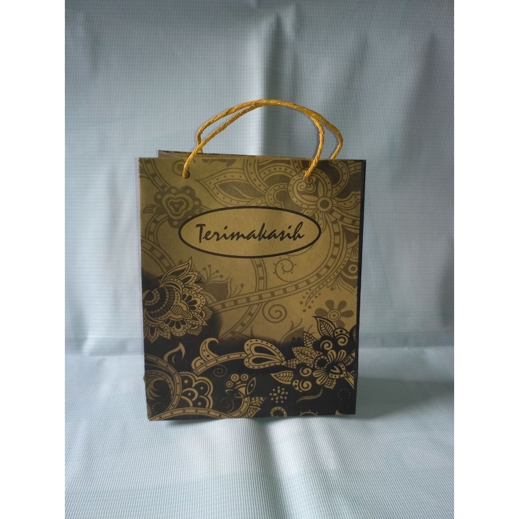 

100pcs PAPERBAG BATIK (17x21x5)