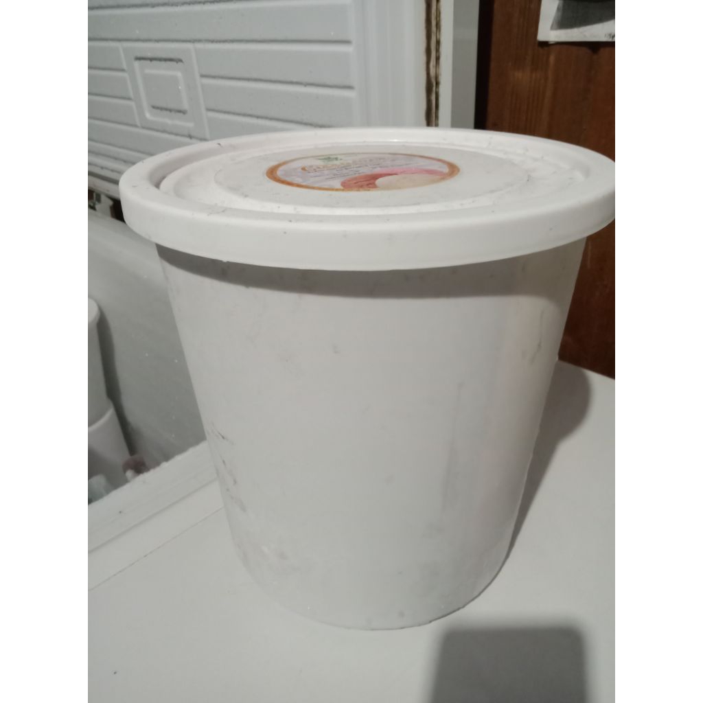 

Es krim emberan 8 liter