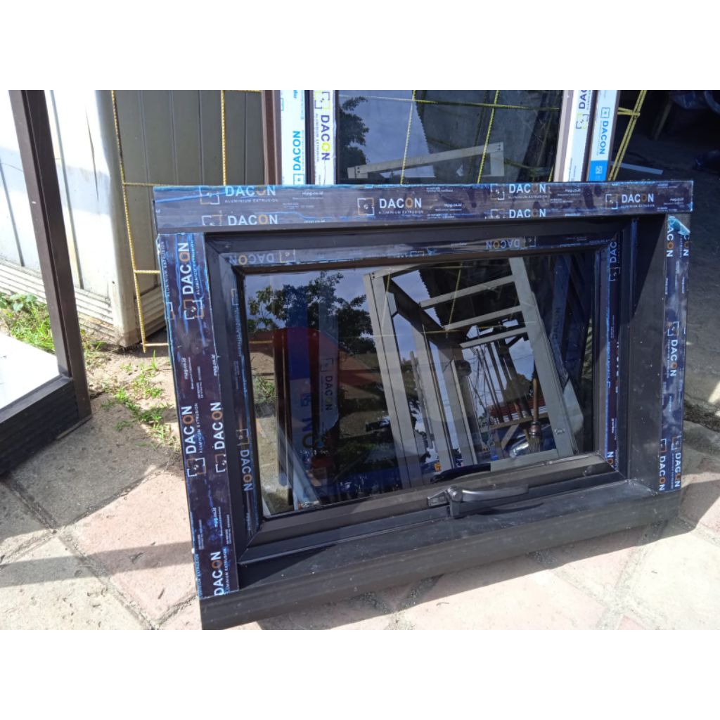 JENDELA ALUMUNIUM BOVEN 60X40