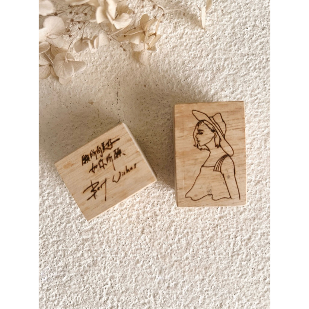 

Preloved SOM X La Dolce Vita Best Wishes Rubber Stamp Set