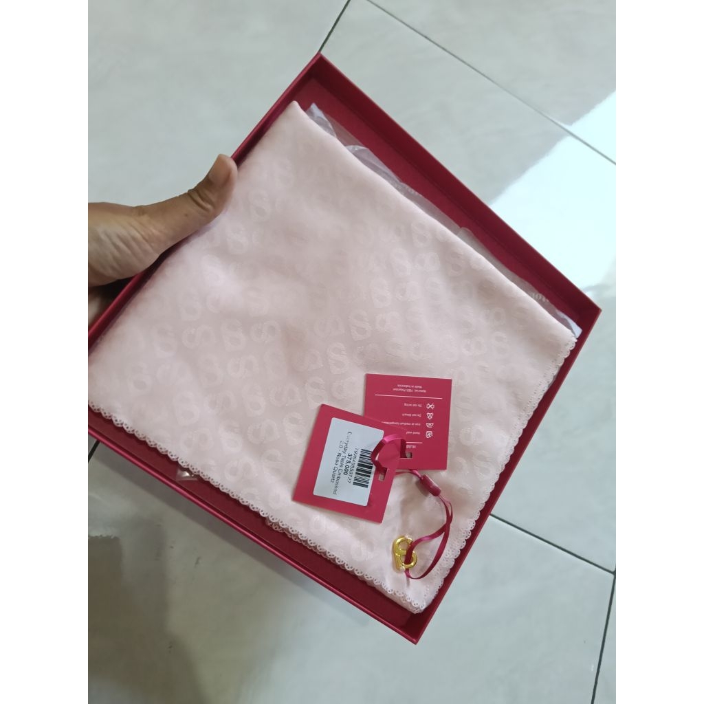 buttonscarves tapis