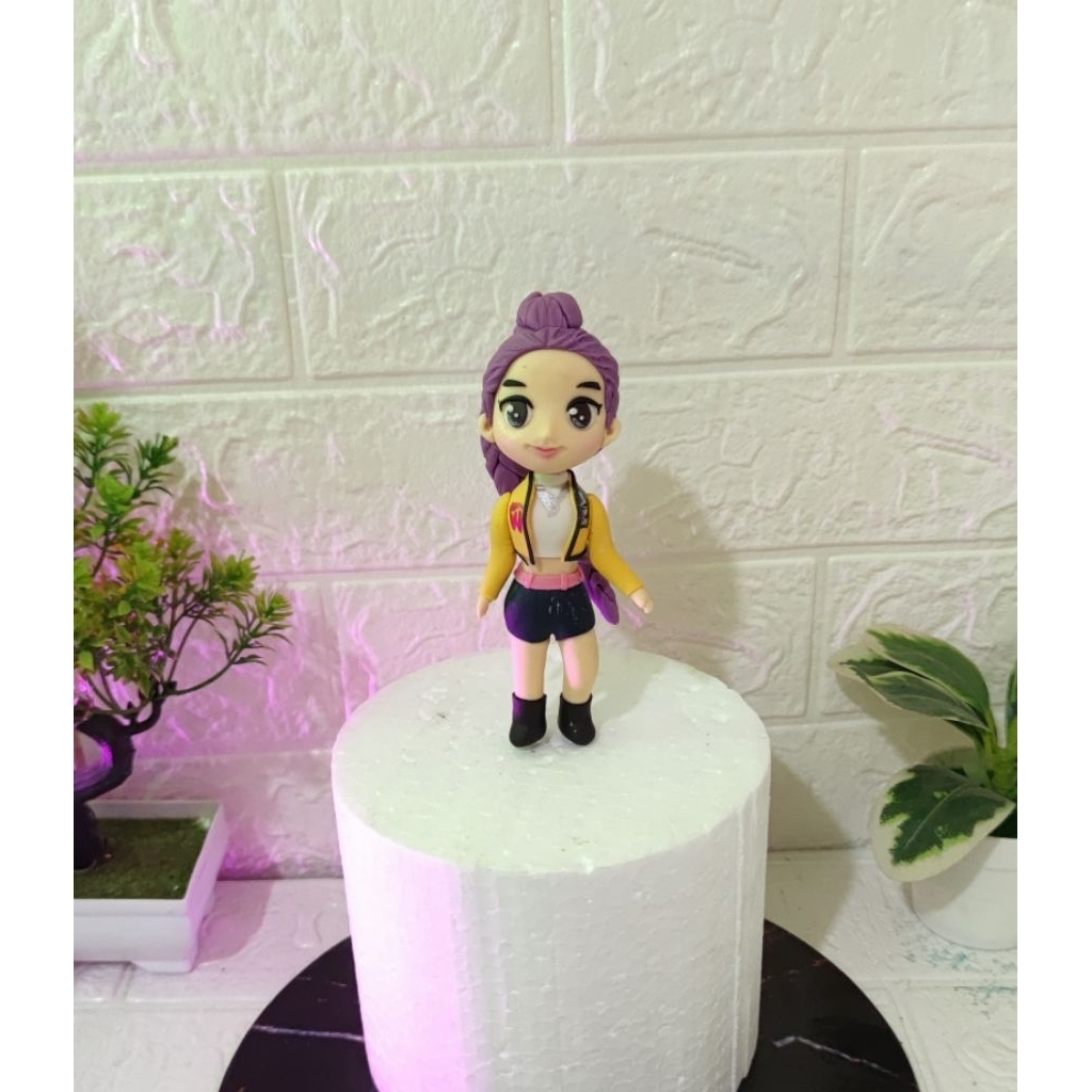 

Action figure Demon Hunter KPop fondant topper kue ulang tahun