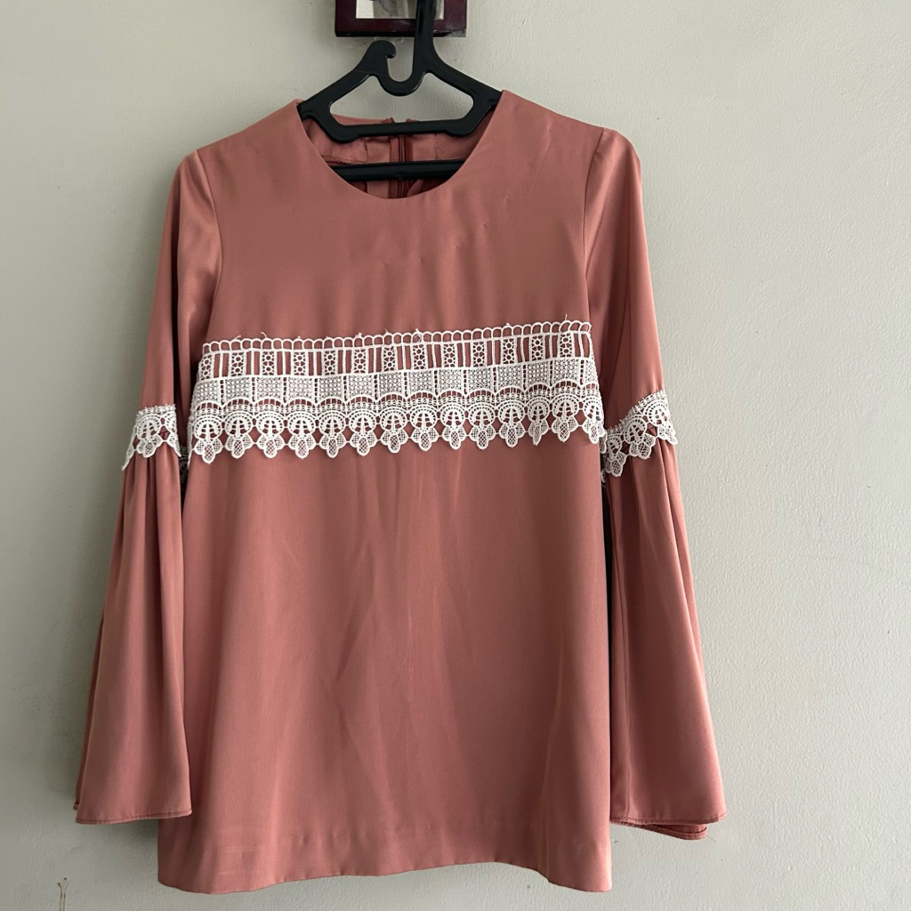 Atasan Renda (Preloved)
