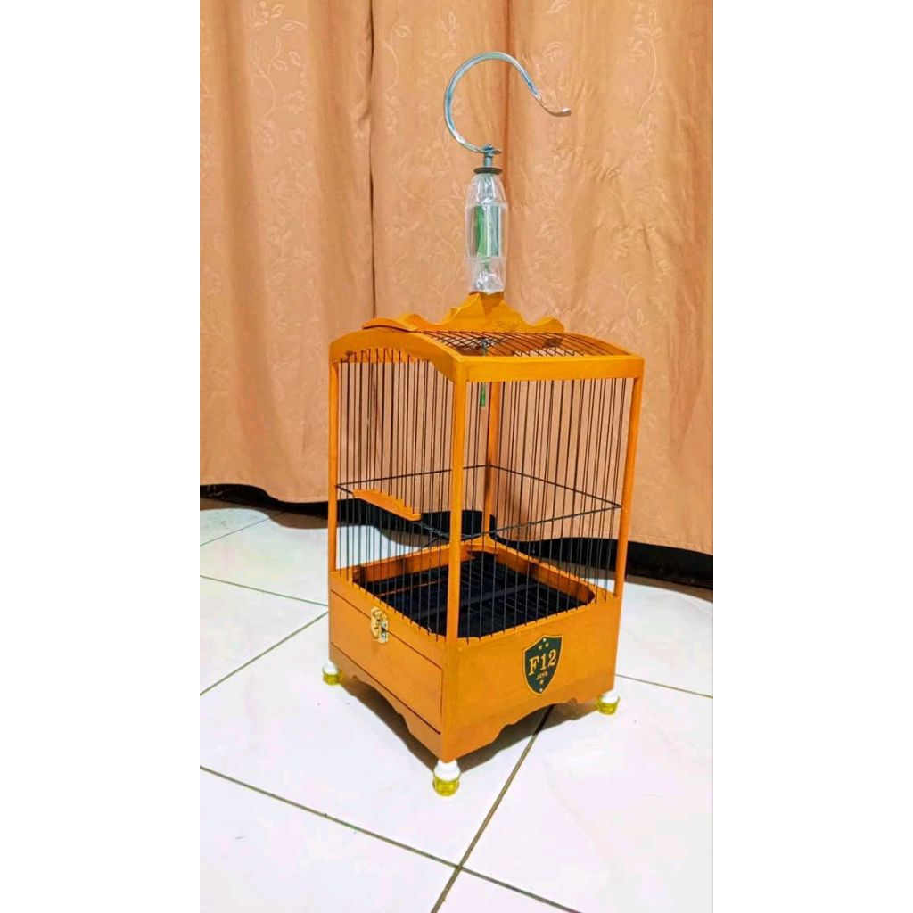 Sangkar burcil bahan kayu jati ukuran 18*18cm, ruji fiber 1mm, sabuk rajut fiber,  pion stenlis