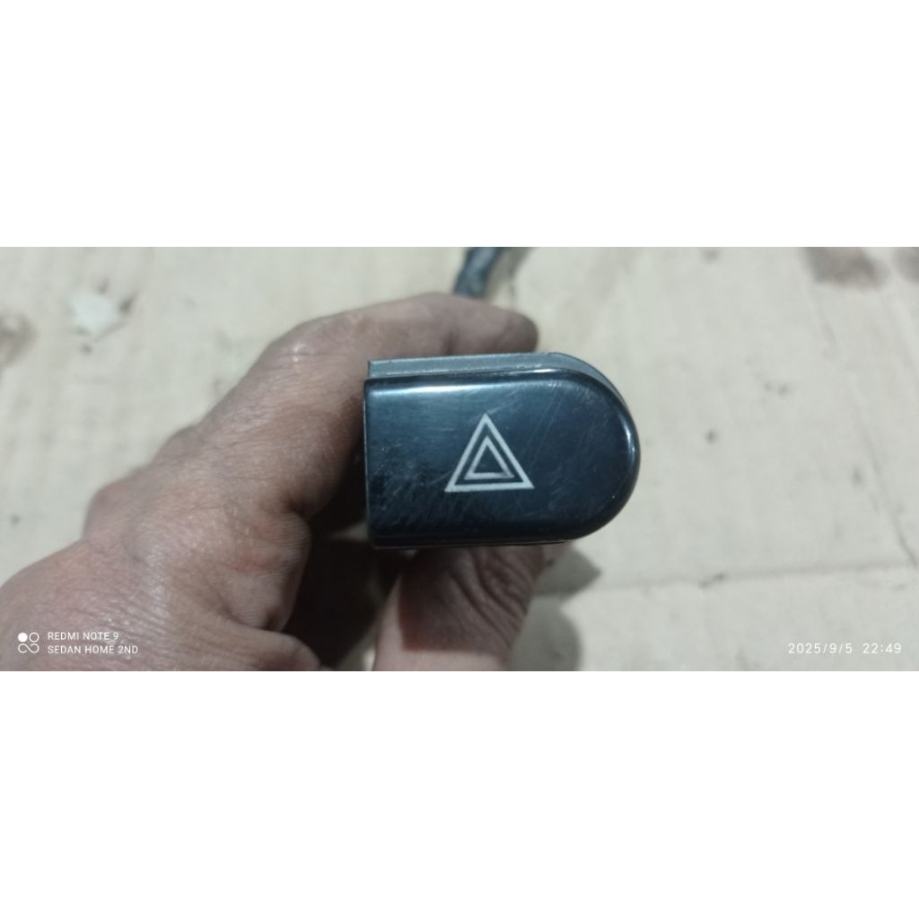 tombol hazard GEELY mk1