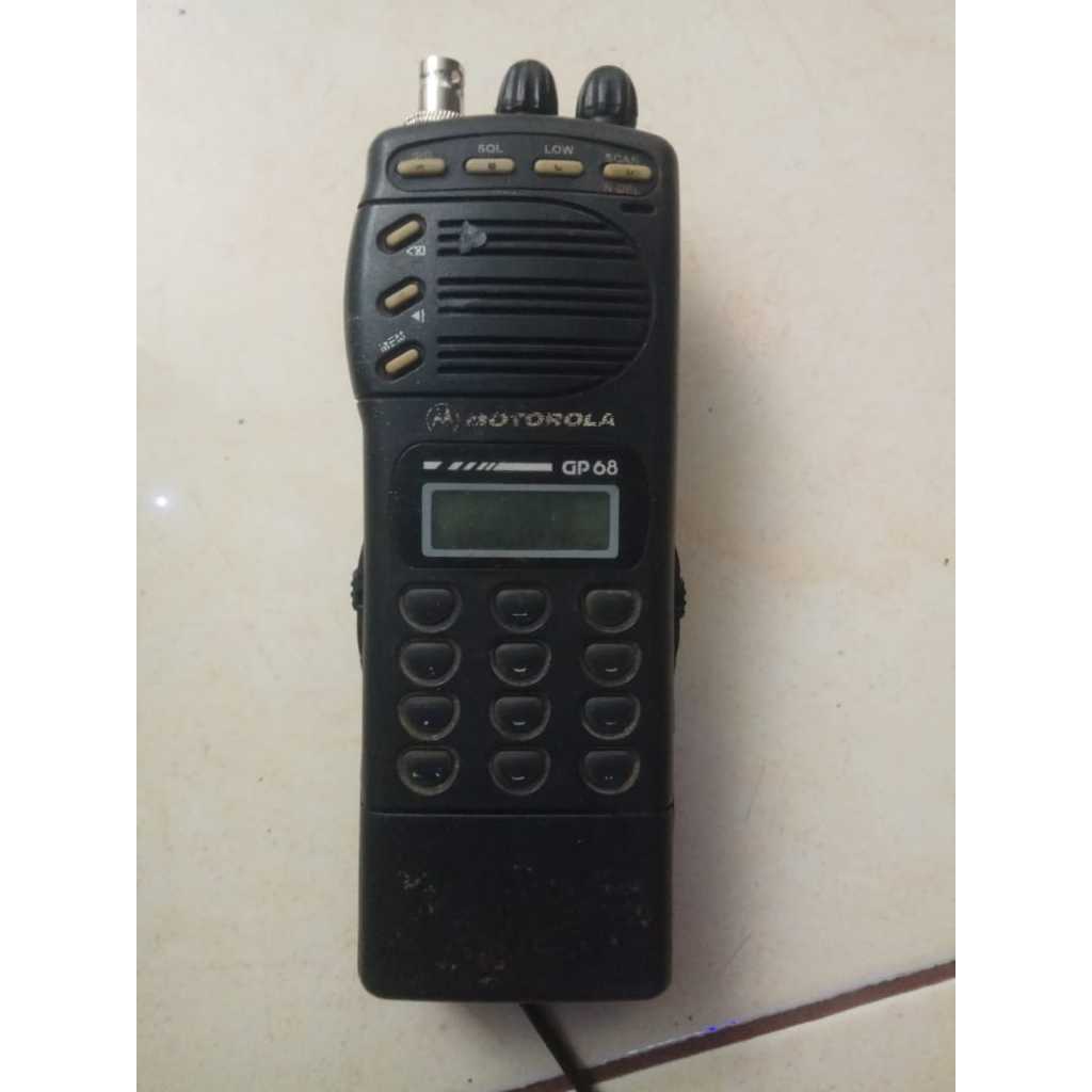 HT Motorola GP68 Bekas