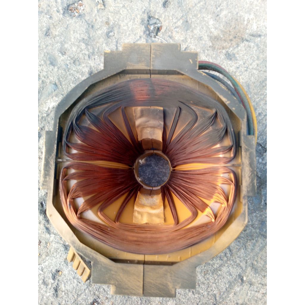 Yoke, konde TV tabung flat 21inc merk LG, normal.