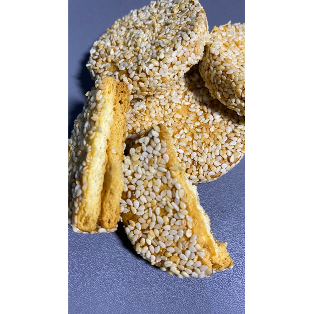 

JAJANAN JADUL ROTI WIJEN ISI 10 BIJI / CAMILAN SEHAT ENAK LEZAT BERGIZI WIJEN ASLI