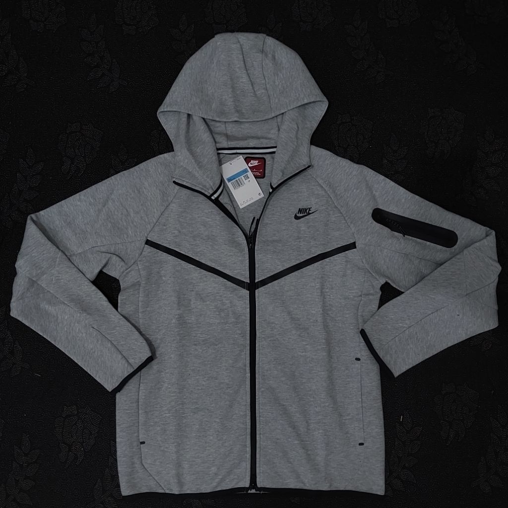 NIKE TECH FLEECE NEW SEASON 2025