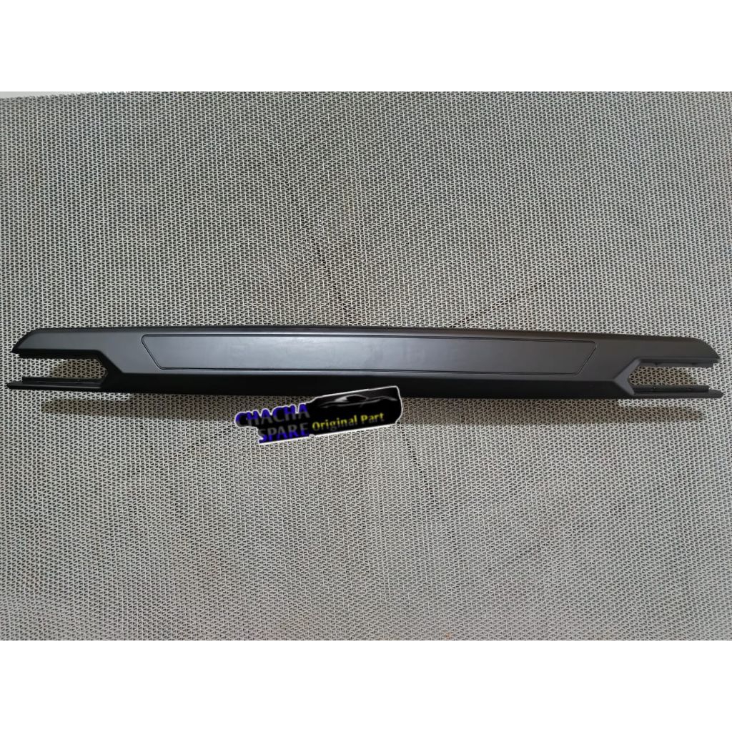 Trunklid list garnis bagasi belakang Isuzu panther kapsul original