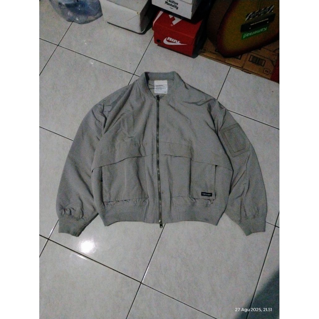 Preloved Jaket Bomber Double Zipper Code:graphy x Hoshi Seventeen Second Original