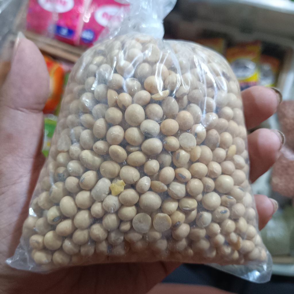 

Kacang Kedelai 250gr Soybean