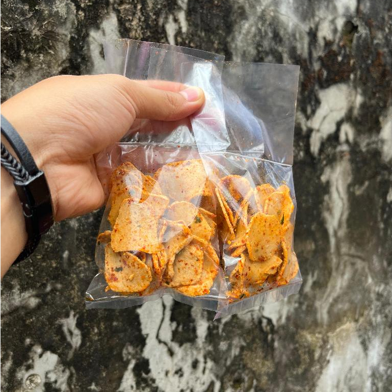 

Keripik basreng bumbu atom dan chili oil plus extra daun jeruk kemasan 30gr