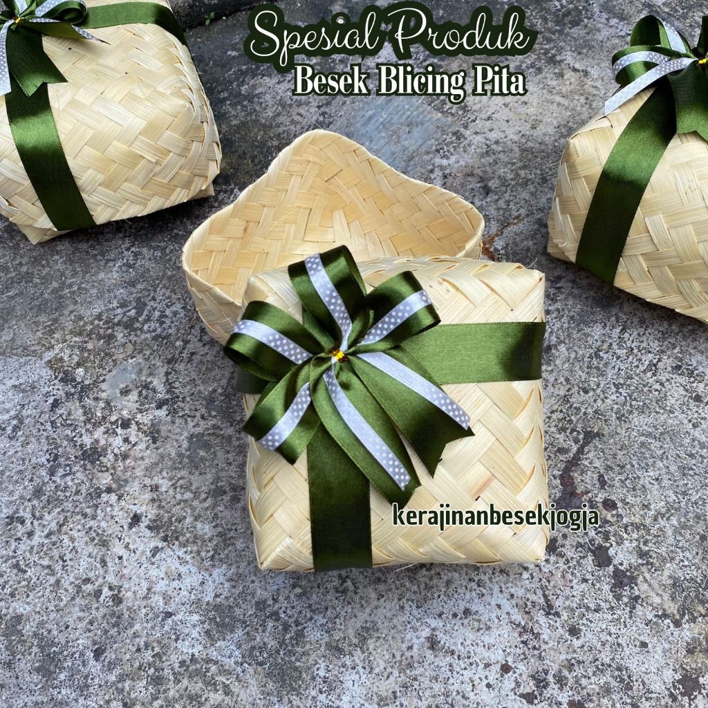 

BESEK PUTIH BLICING HIAS PITA POLKADOT | nasi box hampers besek hantaran seserahan kenduri souvenir