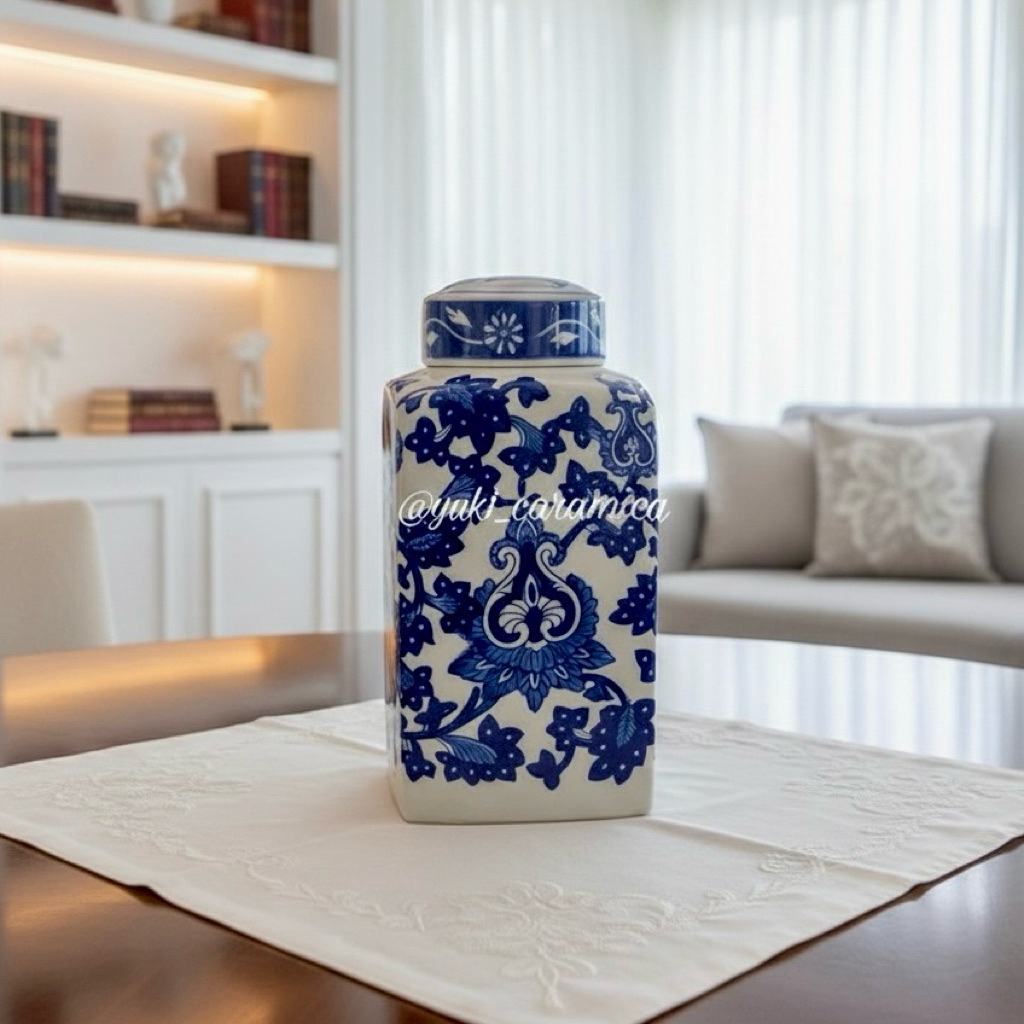 toples keramik biru putih