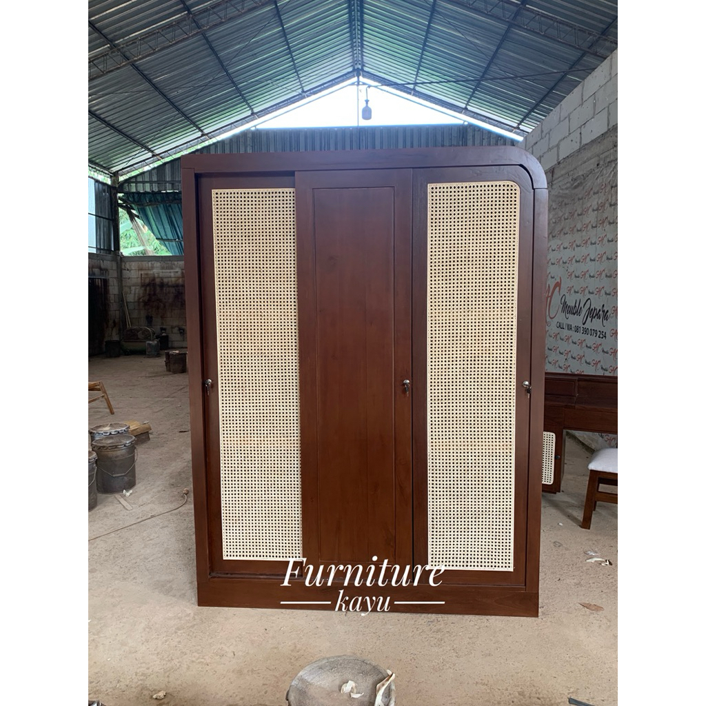 lemari pakaian minimalis kayu jati, lemari pakaian pintu 3 sliding, lemari pakaian kayu jati