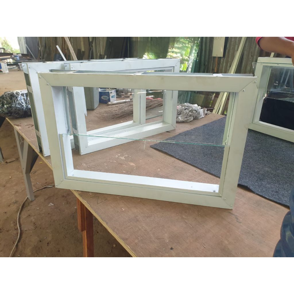 Jendela Boven Zig Zag.Boven kaca plisir.Ventilasi Ruangan/ventilasi kamar mandi Galvalum Murah