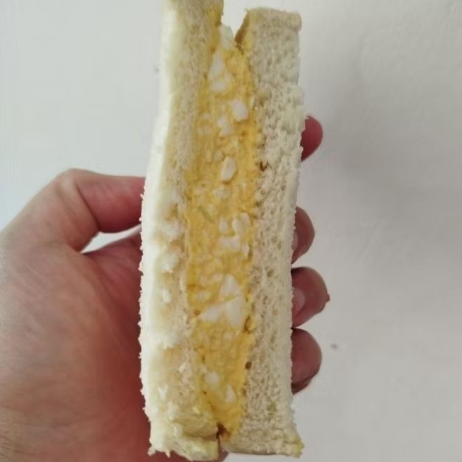 

roti tamago sando (telor)